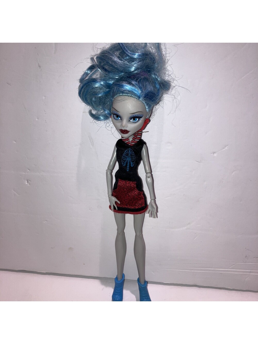 Monster High 11" Doll GHOULIA YELPS SCARIS PARIS CITY OF FRIGHTS